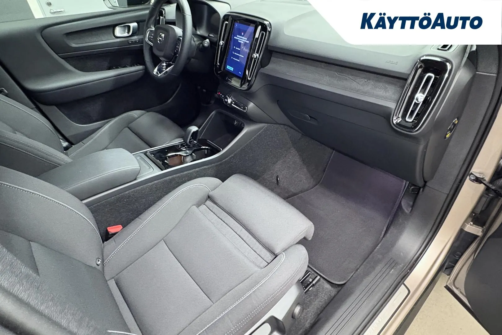 VOLVO XC40 MOL-797 carousel image