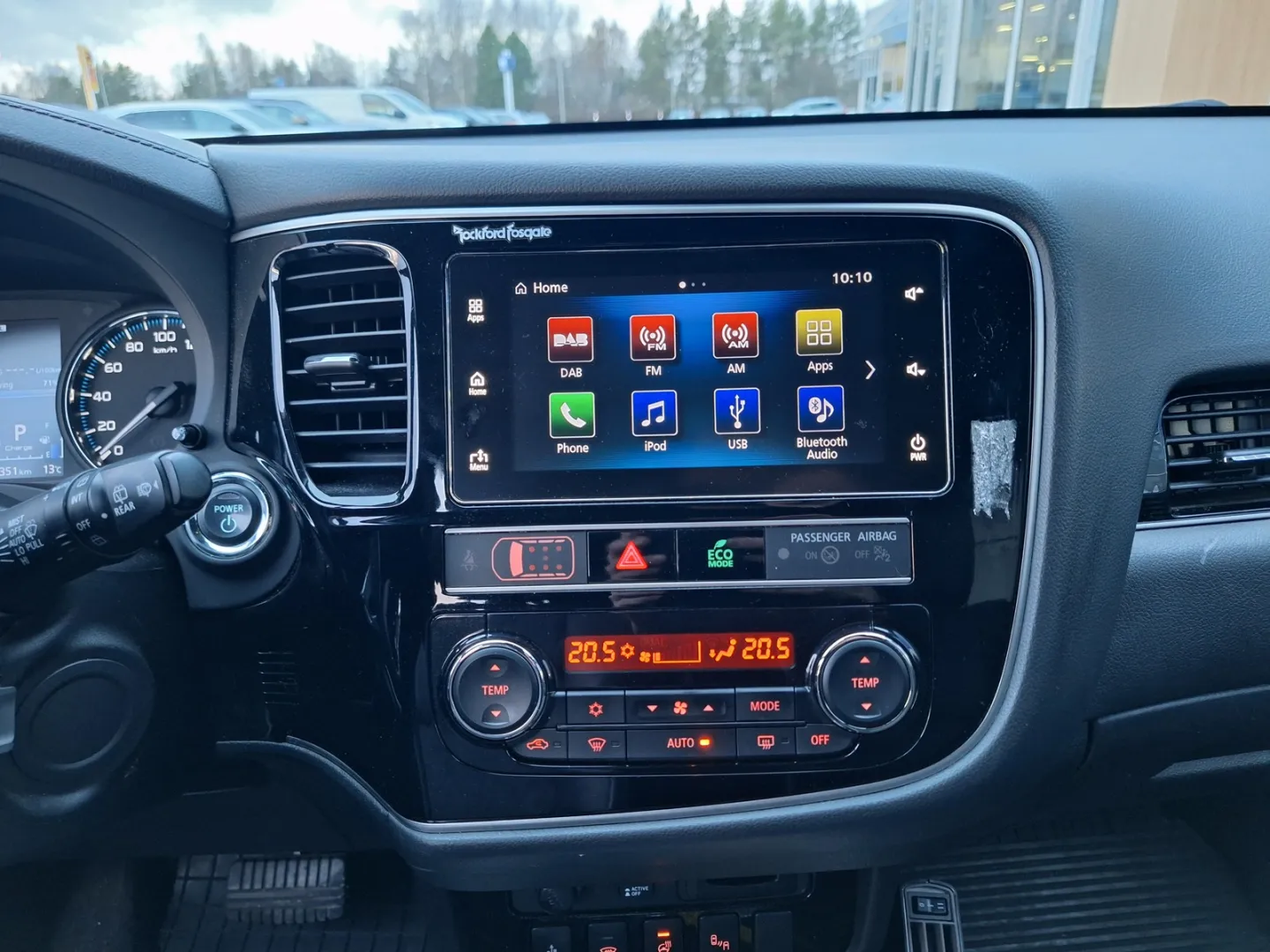 Mitsubishi Outlander PHEV SVZ-105 carousel image