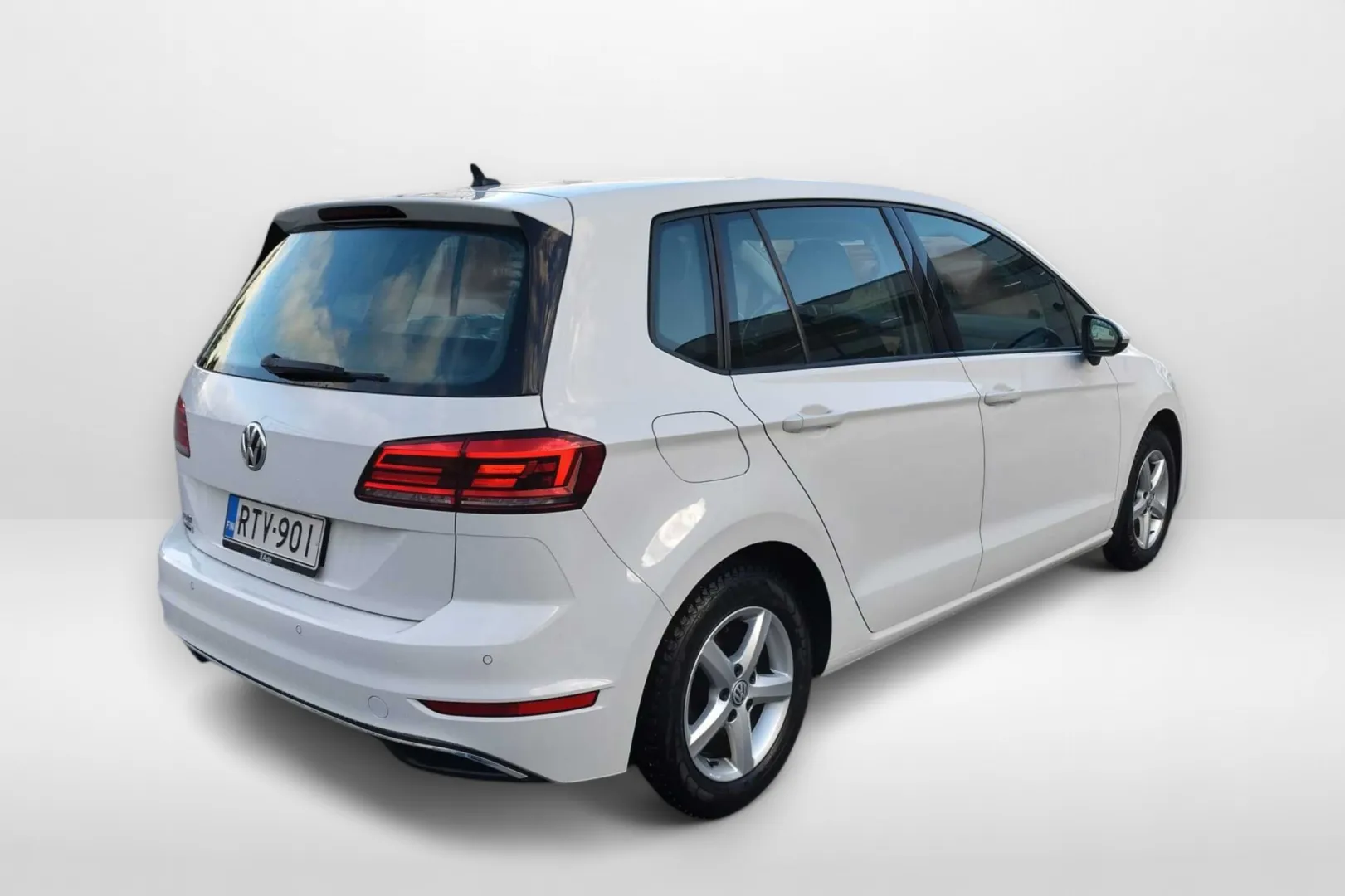Volkswagen Golf Sportsvan RTV-901 carousel image