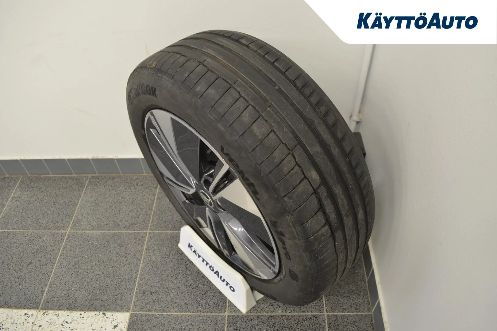 SKODA Enyaq OZY-908 carousel image