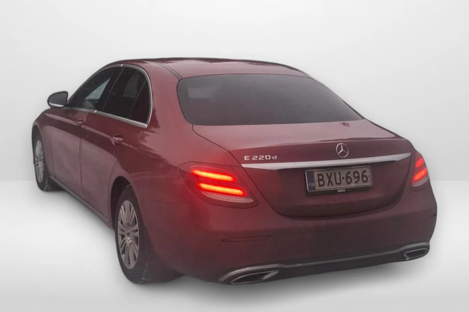 Mercedes-Benz E BXU-696 carousel image