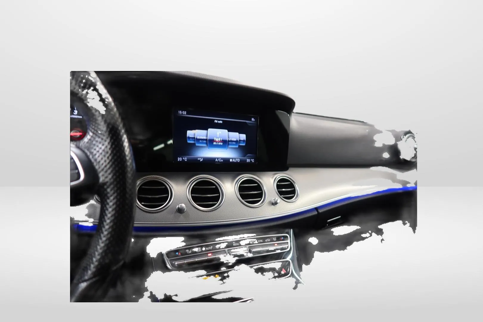 Mercedes-Benz E BXU-696 carousel image