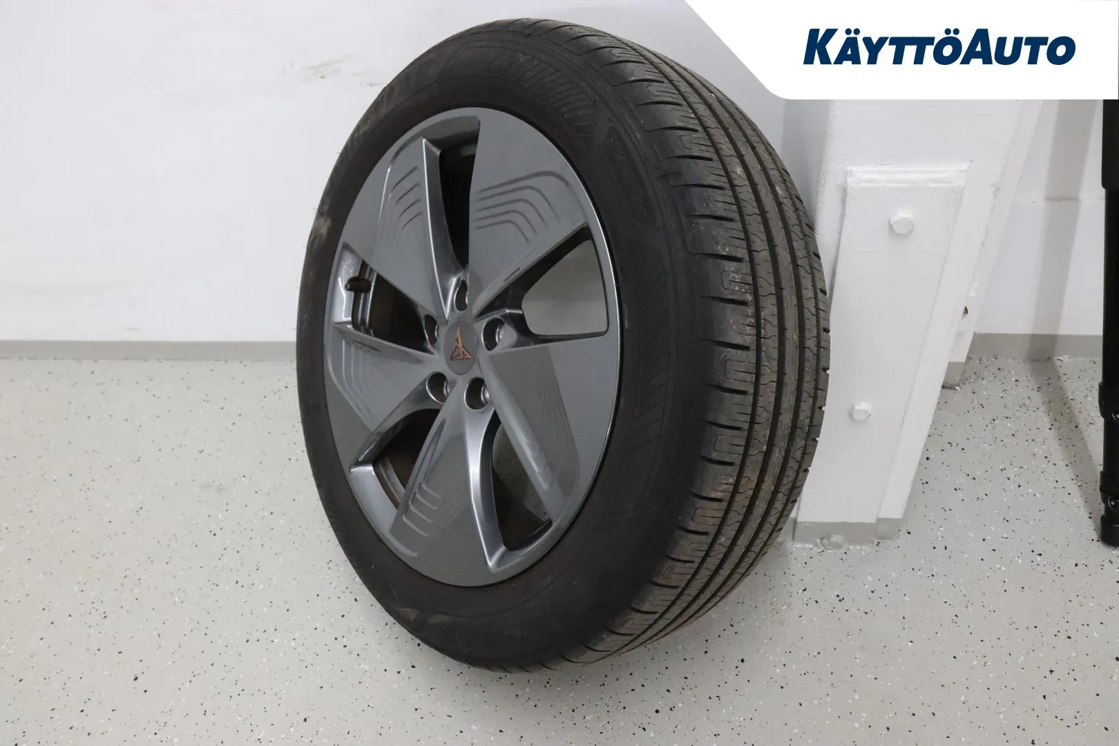 CUPRA Born FOZ-769 carousel image