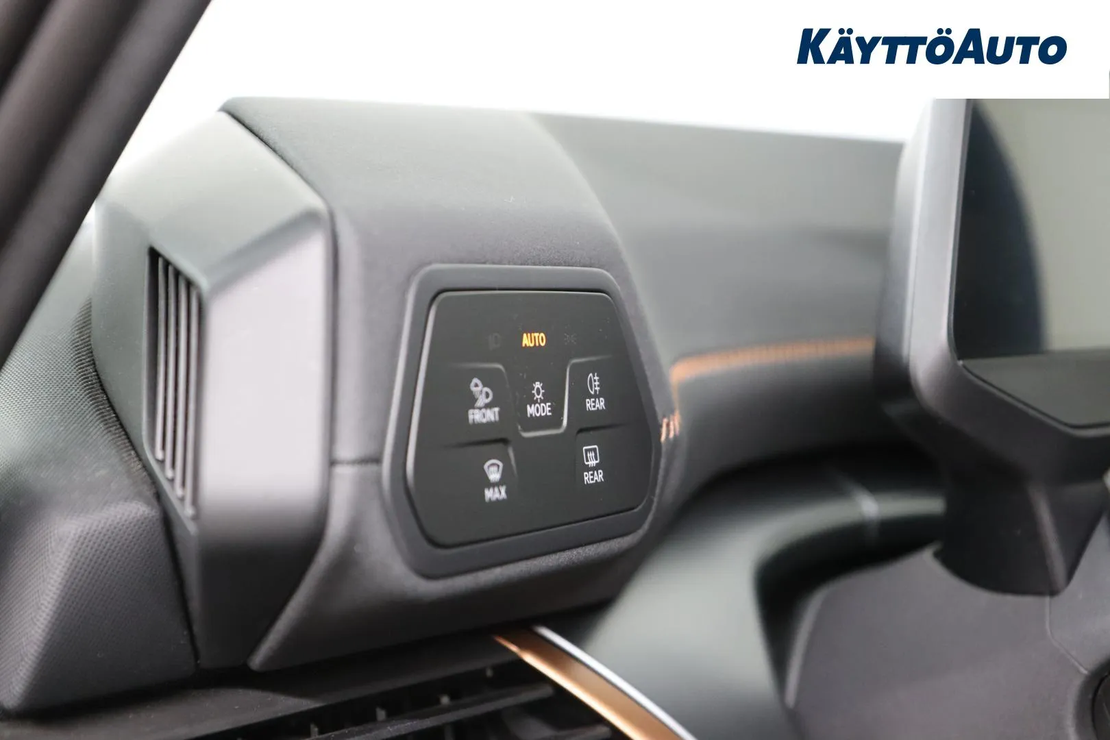 CUPRA Born FOZ-769 carousel image