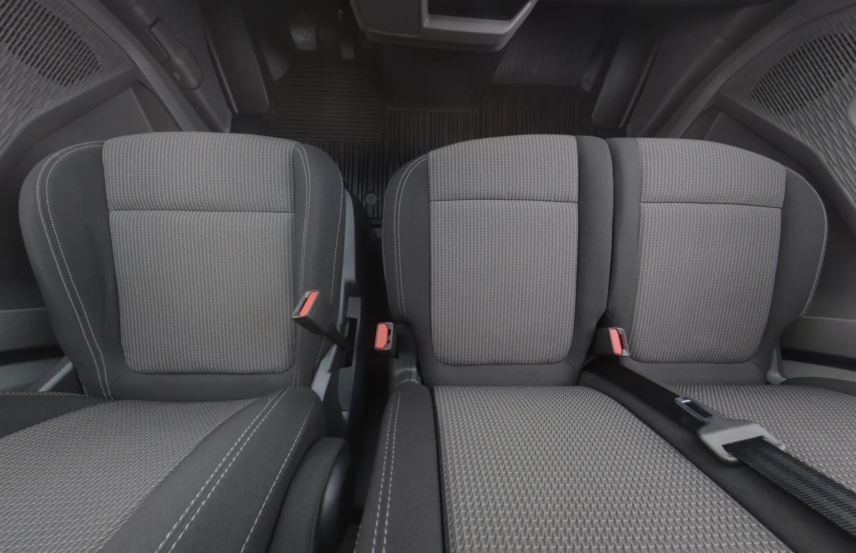 VOLKSWAGEN Transporter XTL-470 carousel image