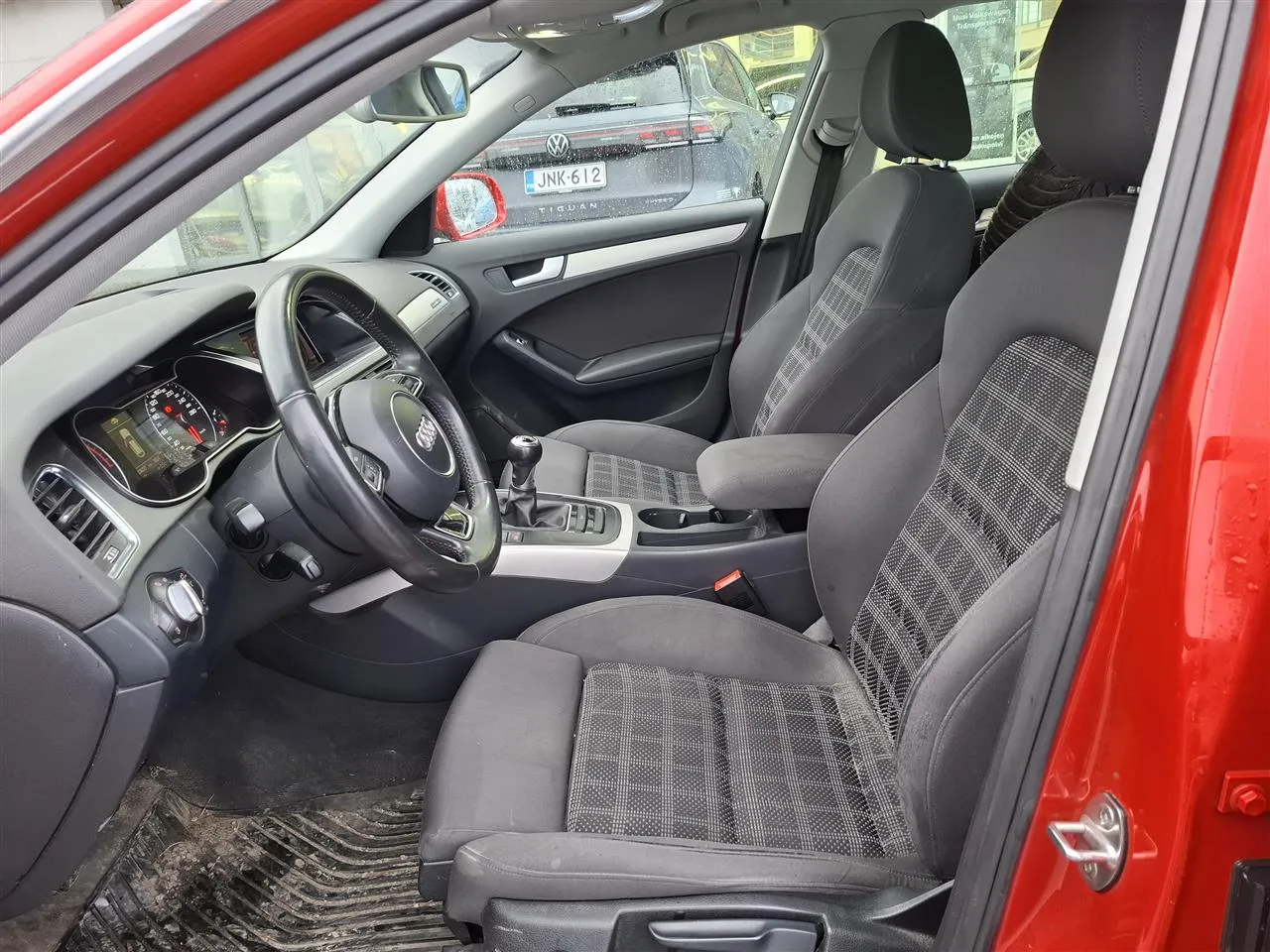 AUDI A4 NKR-881 carousel image