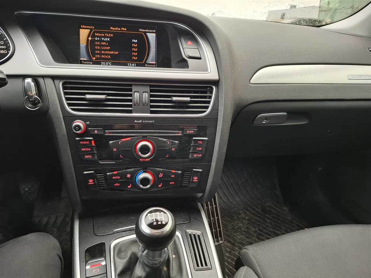 AUDI A4 NKR-881 carousel image