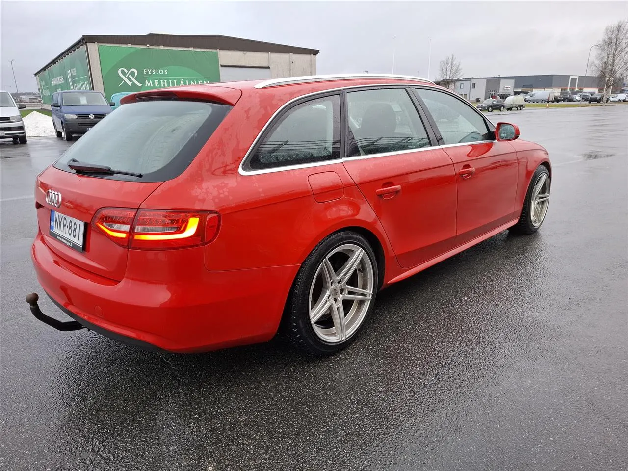 AUDI A4 NKR-881 carousel image