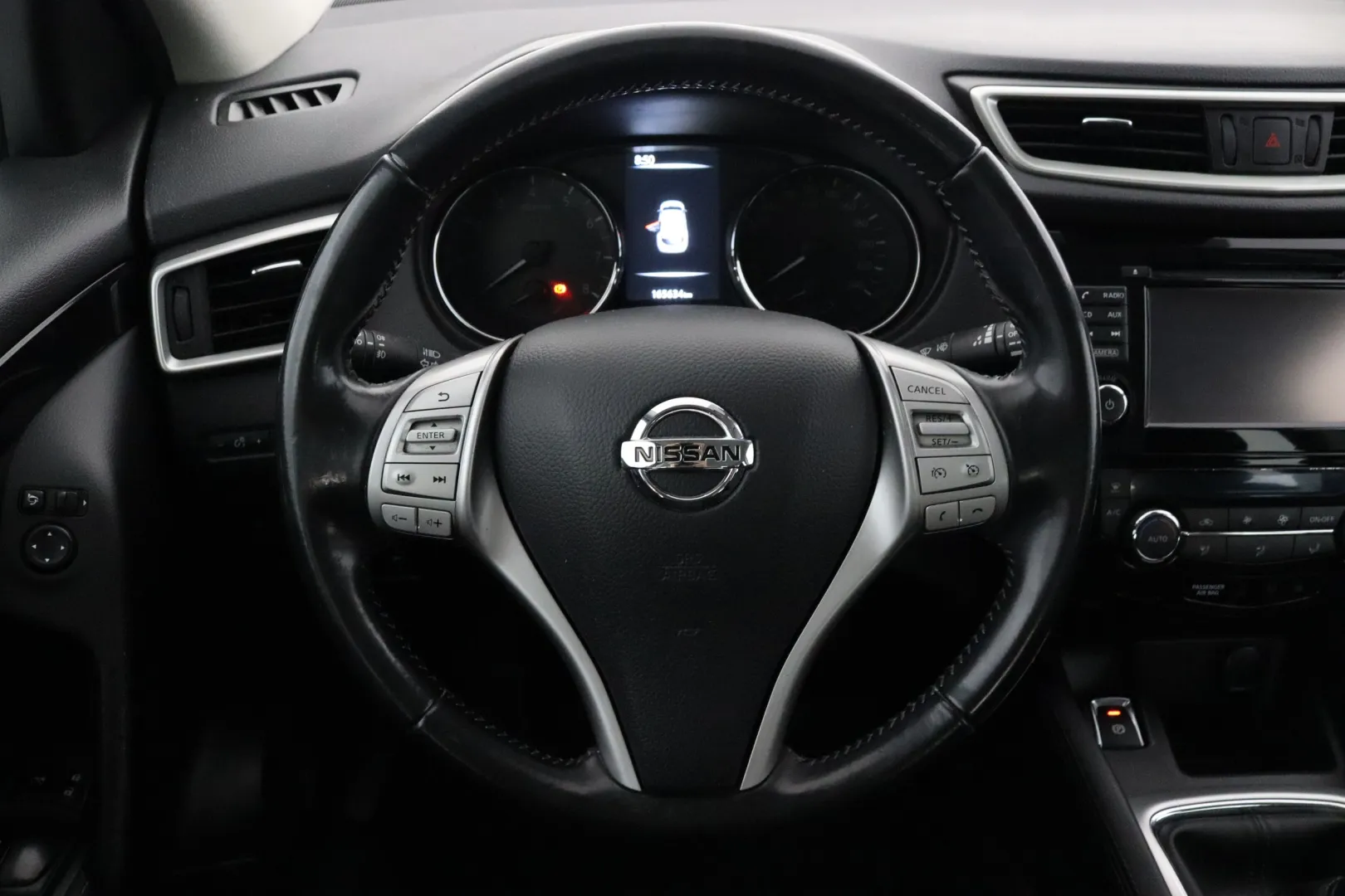 NISSAN Qashqai BSS-166 carousel image