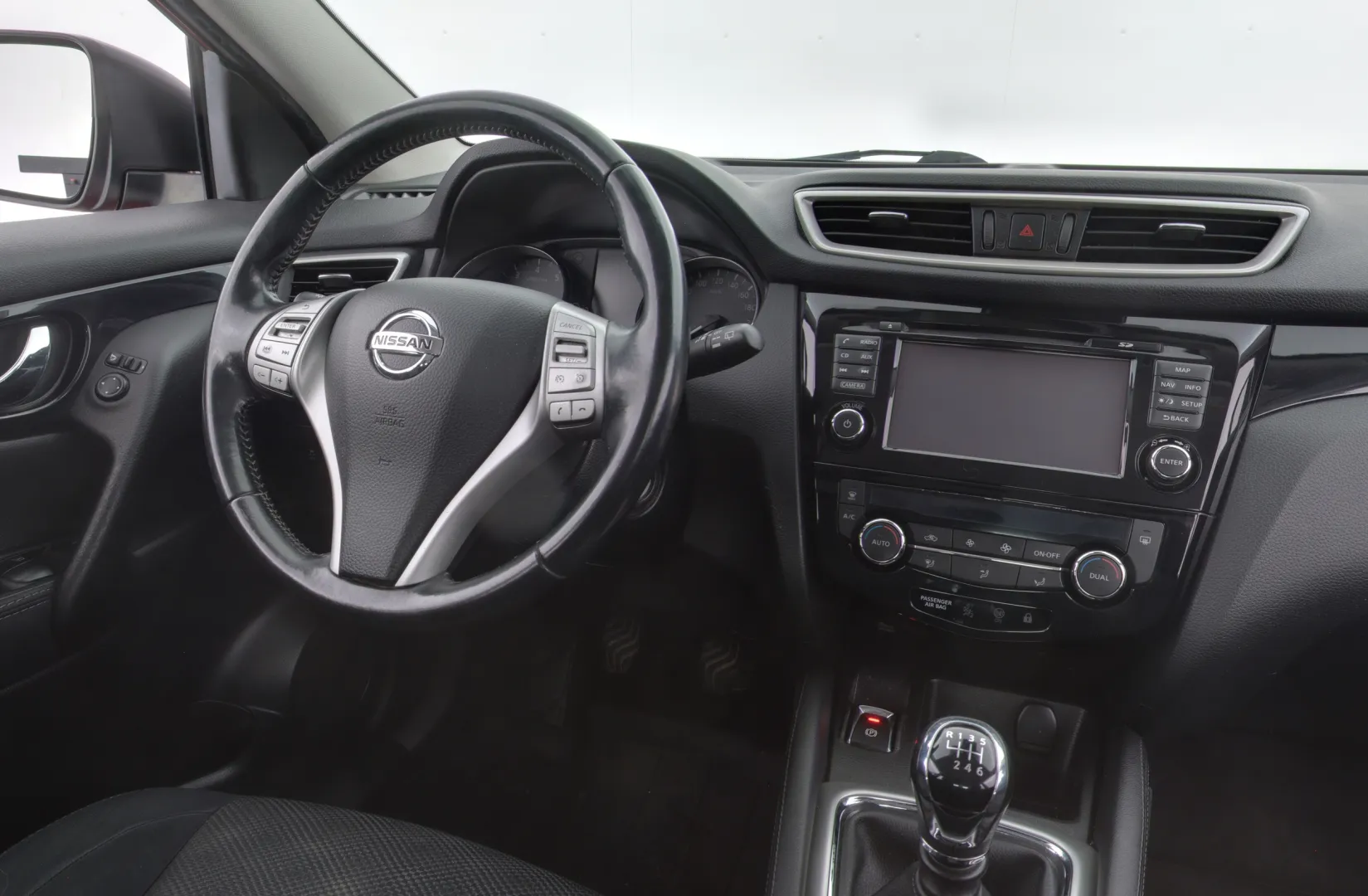 NISSAN Qashqai BSS-166 carousel image