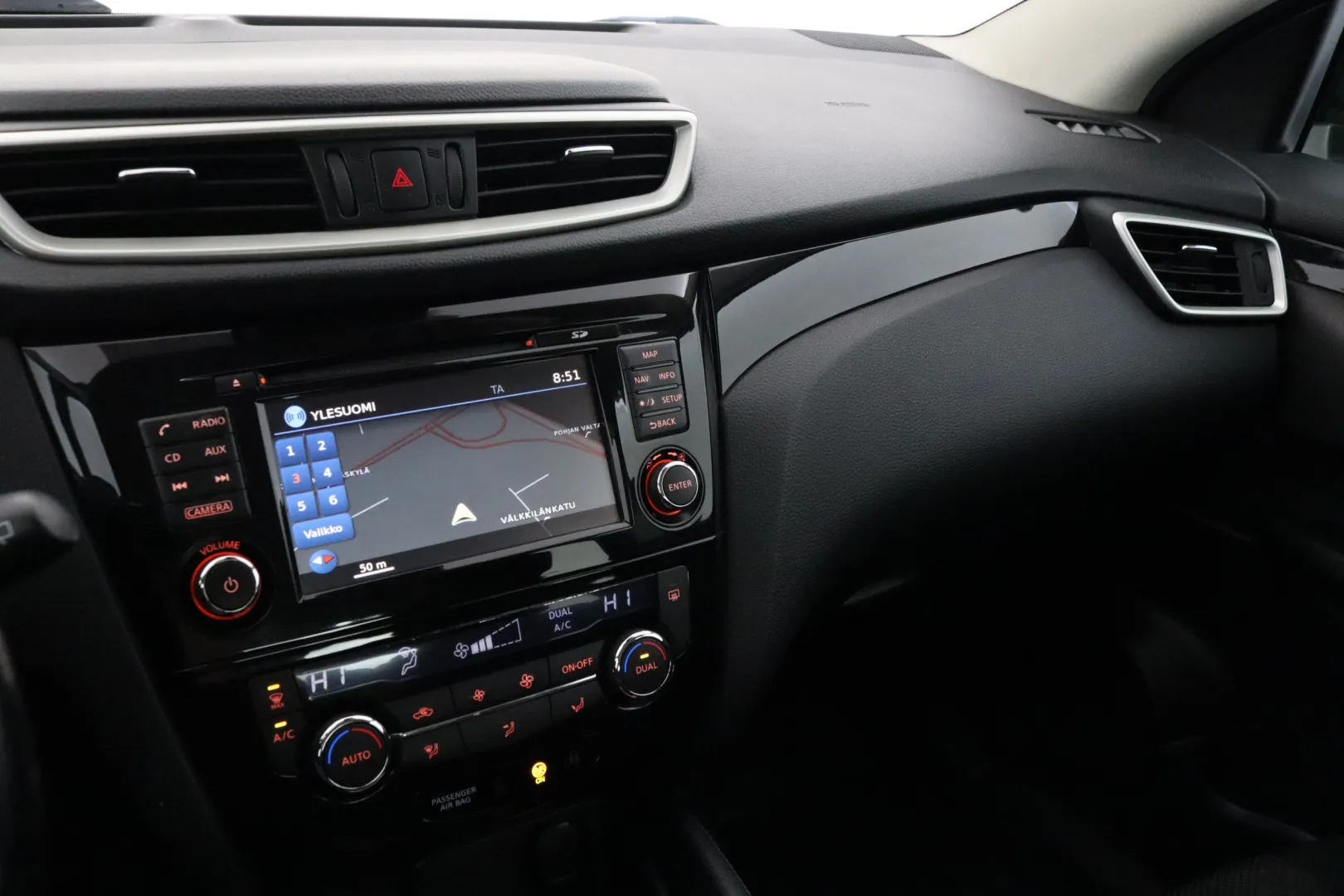 NISSAN Qashqai BSS-166 carousel image