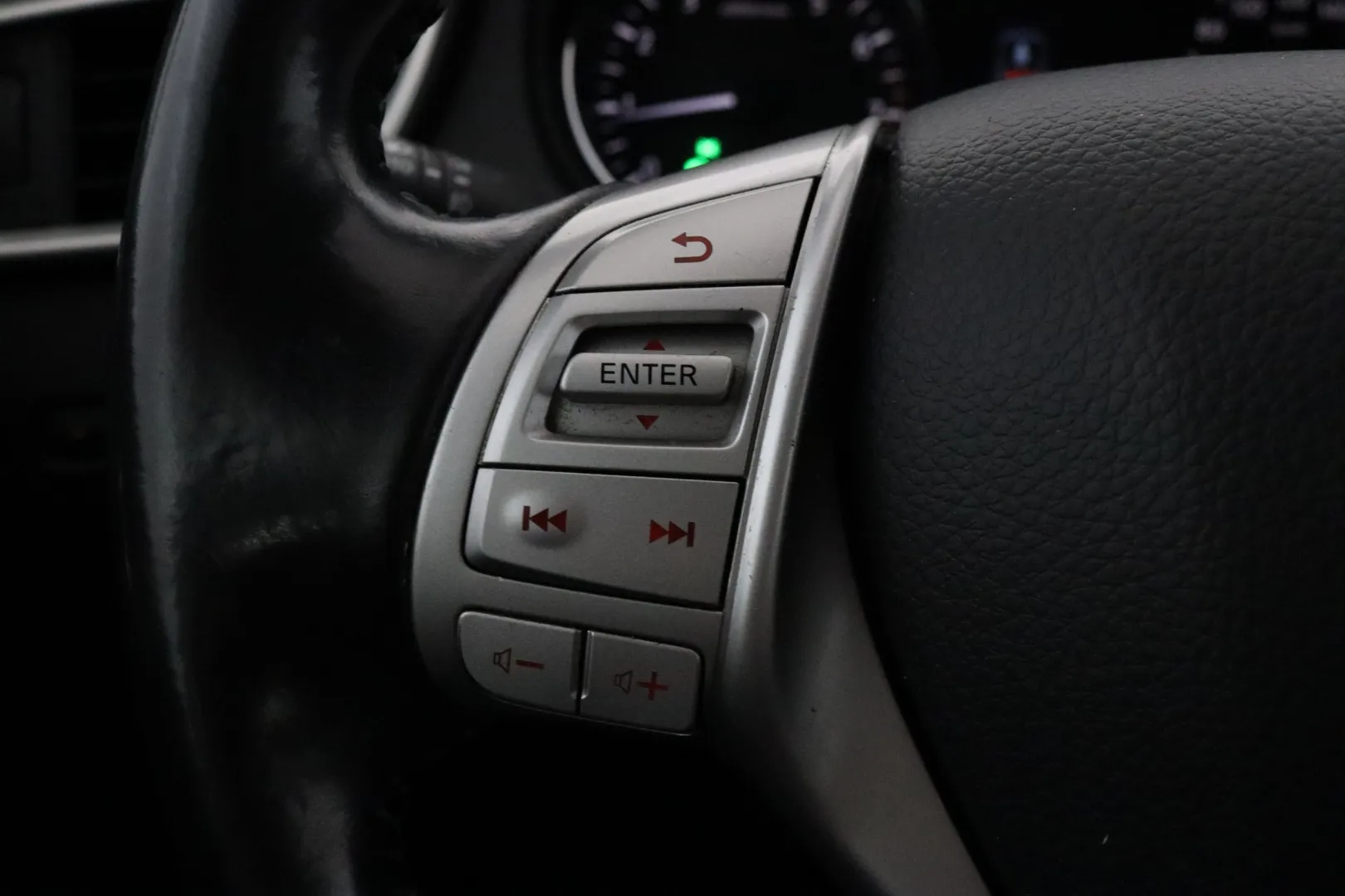 NISSAN Qashqai BSS-166 carousel image