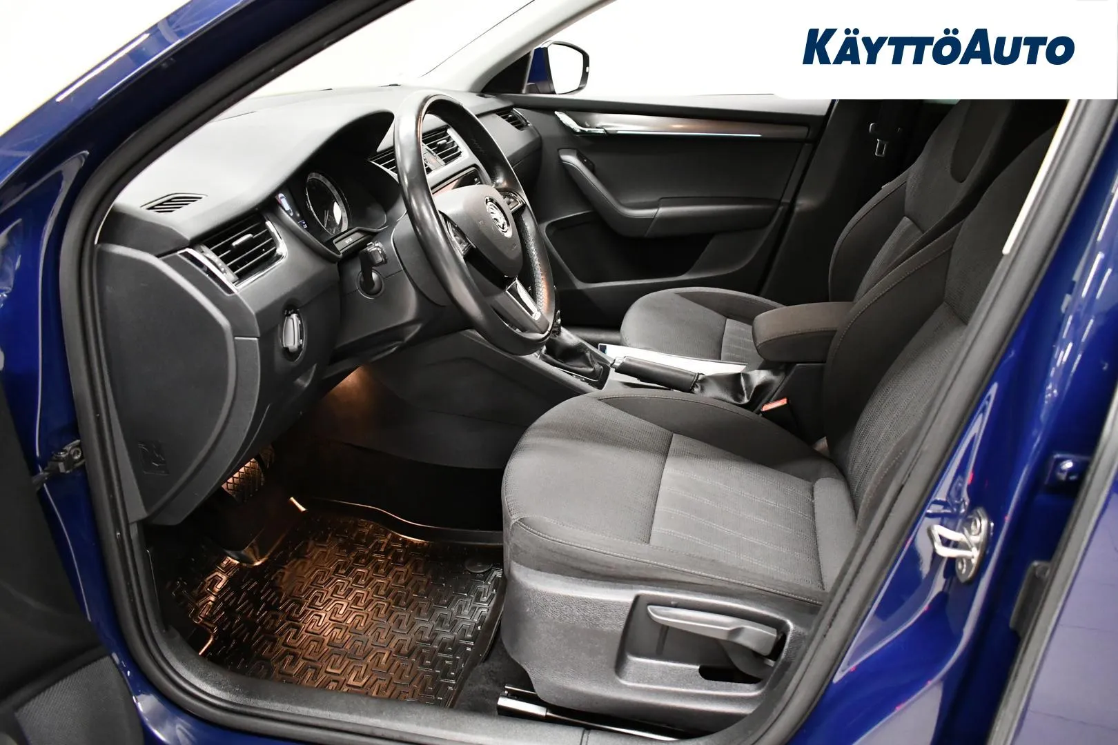 SKODA Octavia ZLT-370 carousel image