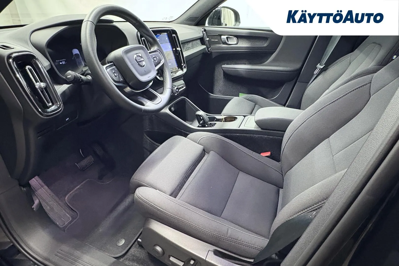 VOLVO EC40 GRM-689 carousel image