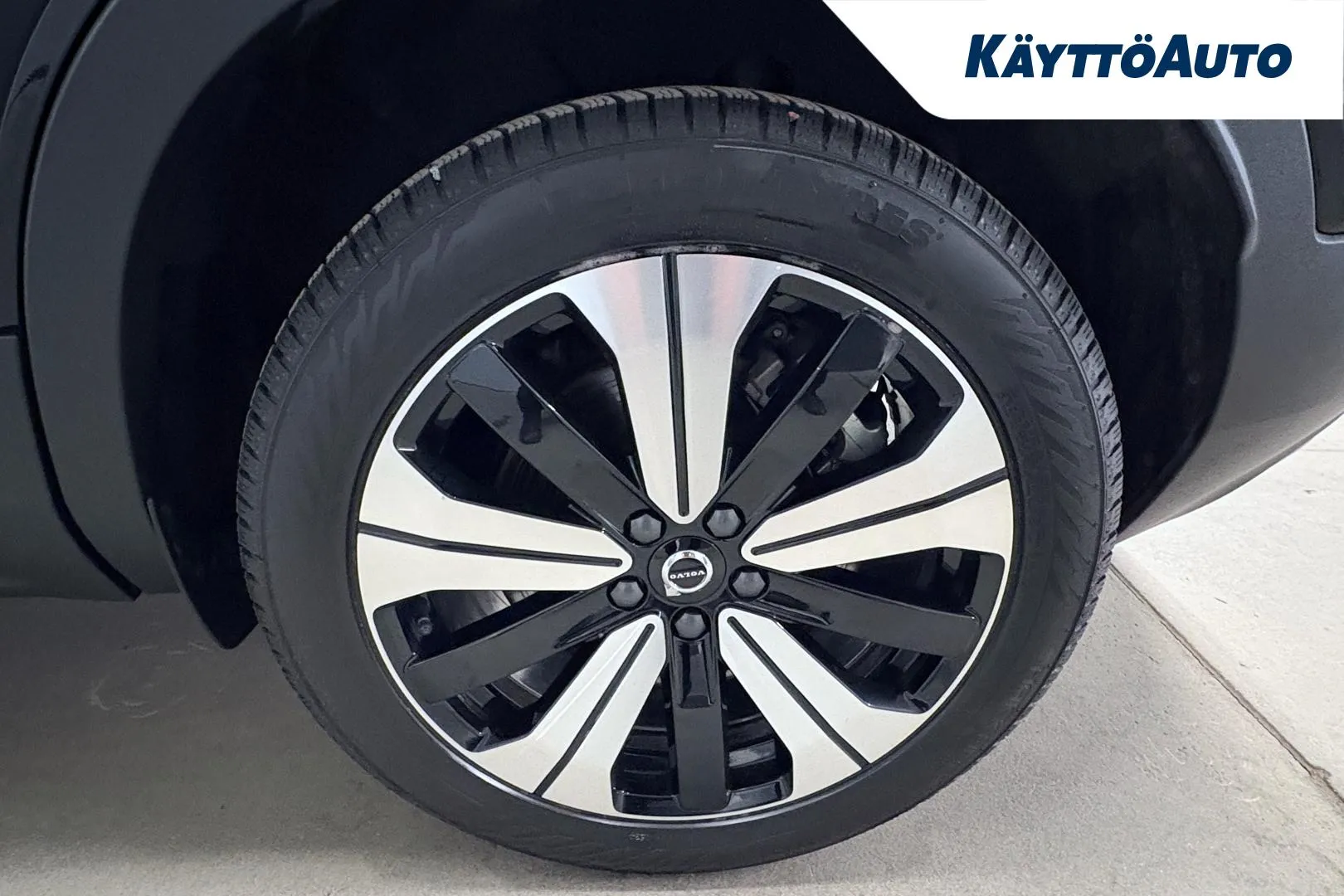 VOLVO EC40 GRM-689 carousel image