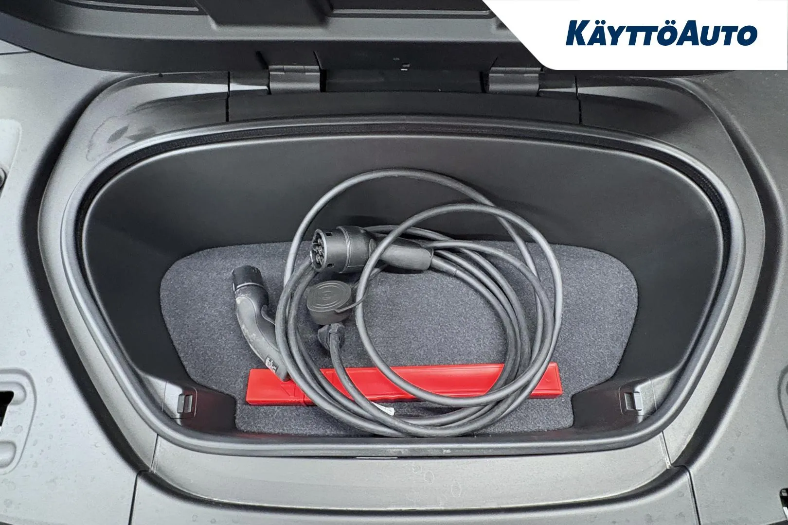 VOLVO EC40 GRM-689 carousel image