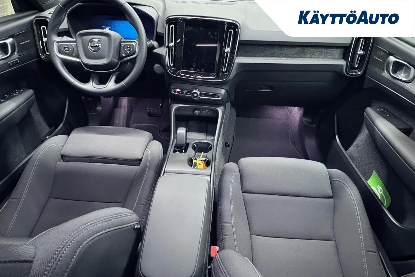 VOLVO EC40 GRM-689 carousel image