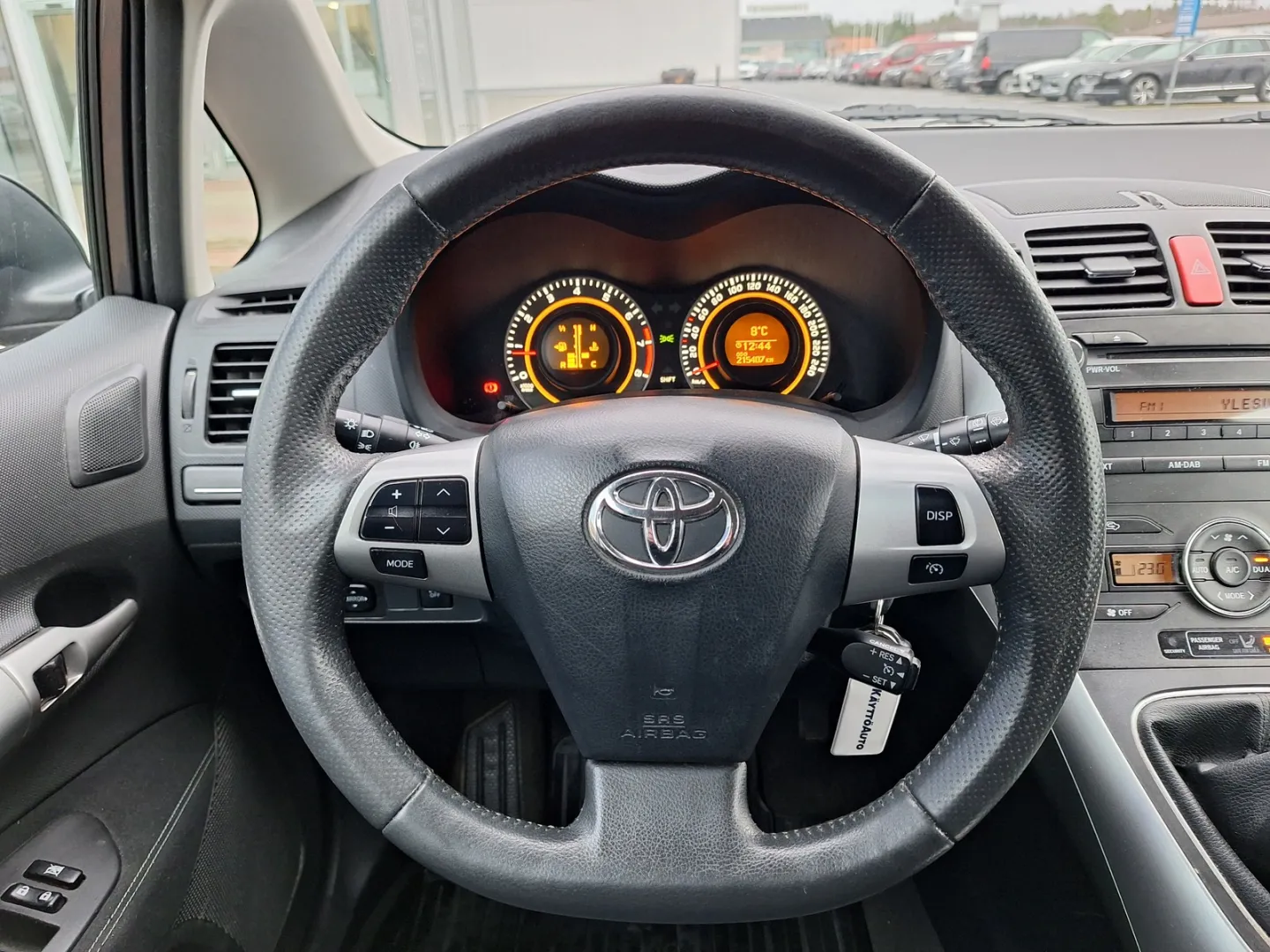 TOYOTA Auris GJP-544 carousel image