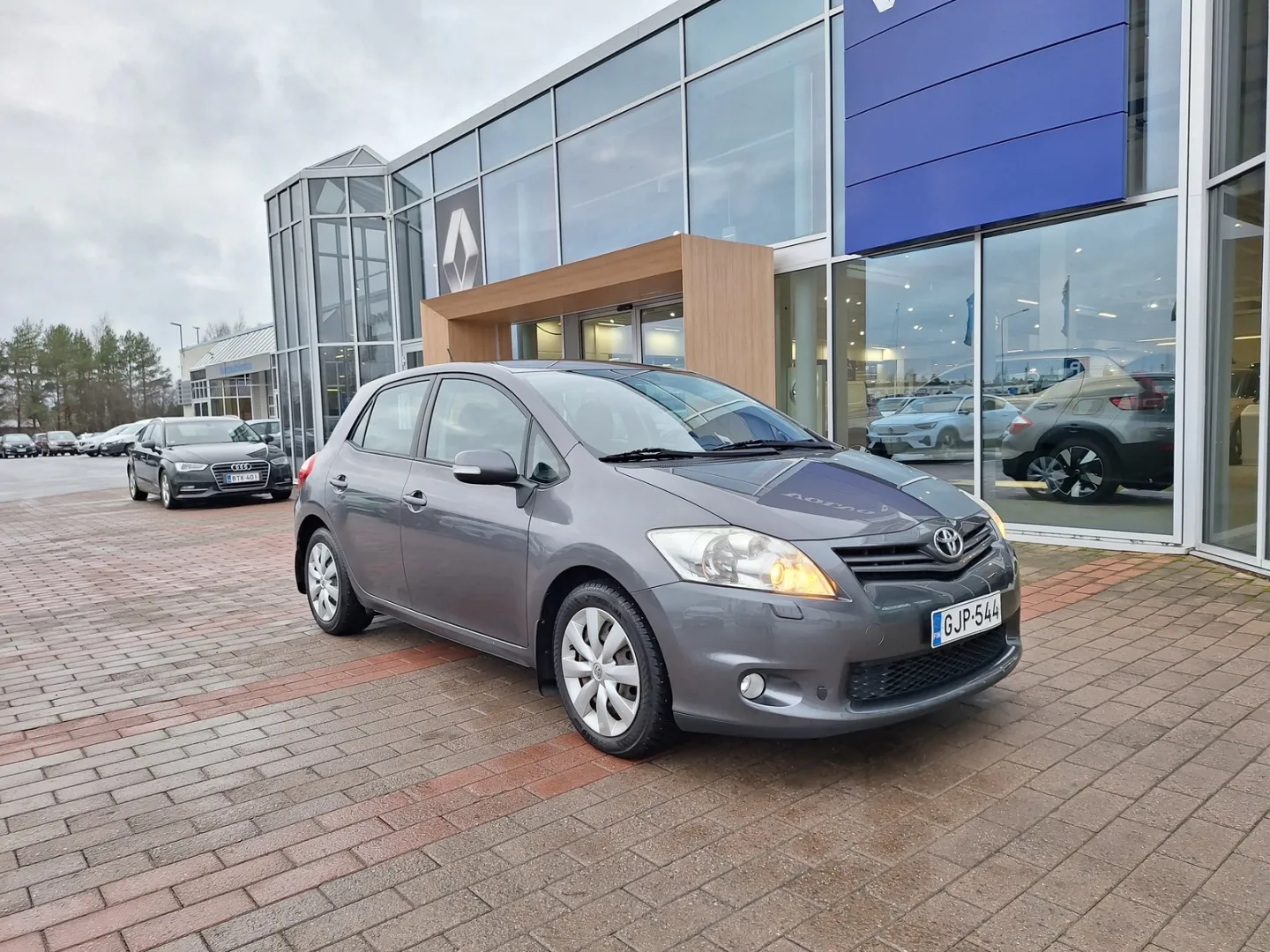 TOYOTA Auris GJP-544 carousel image