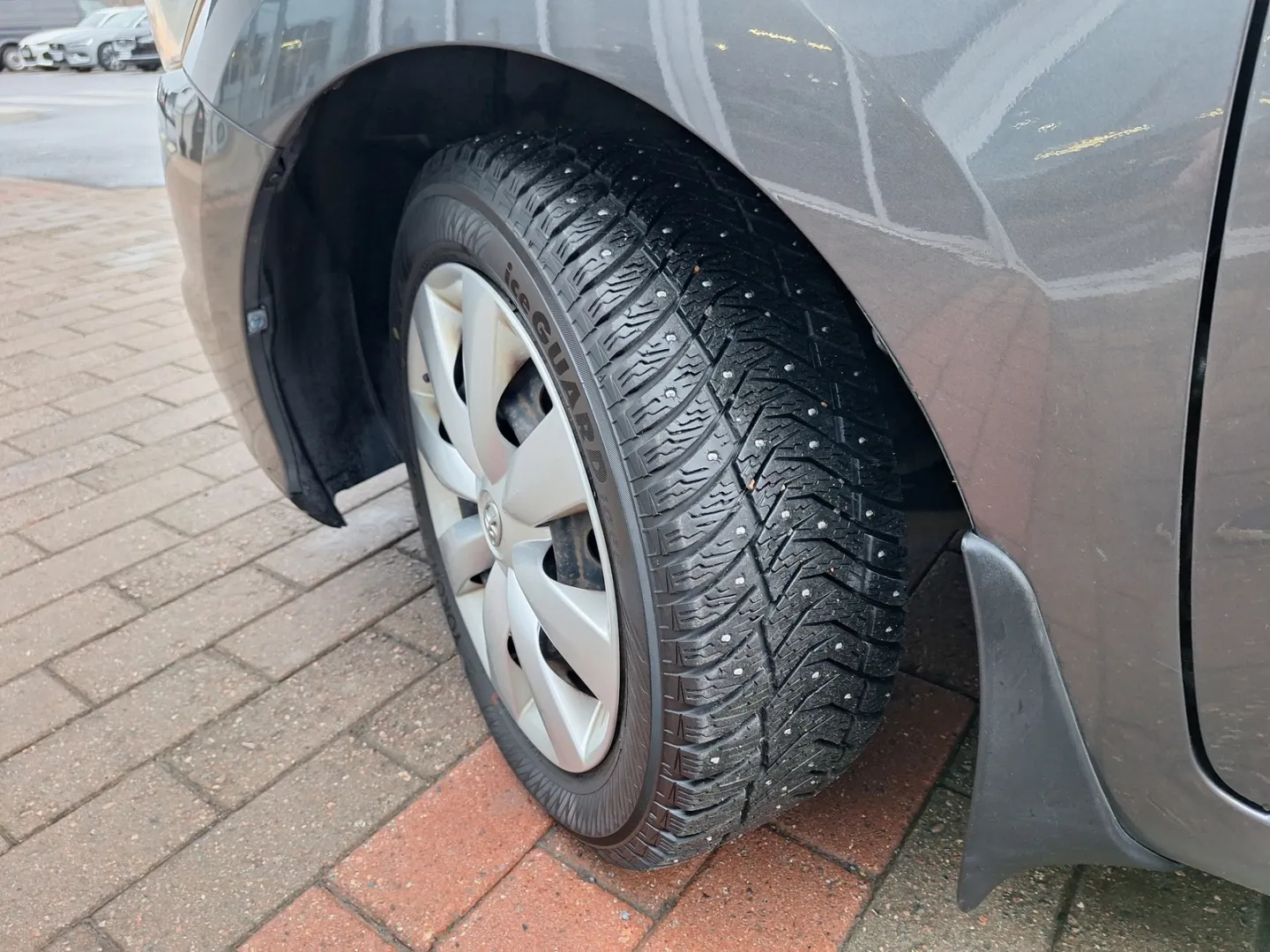 TOYOTA Auris GJP-544 carousel image