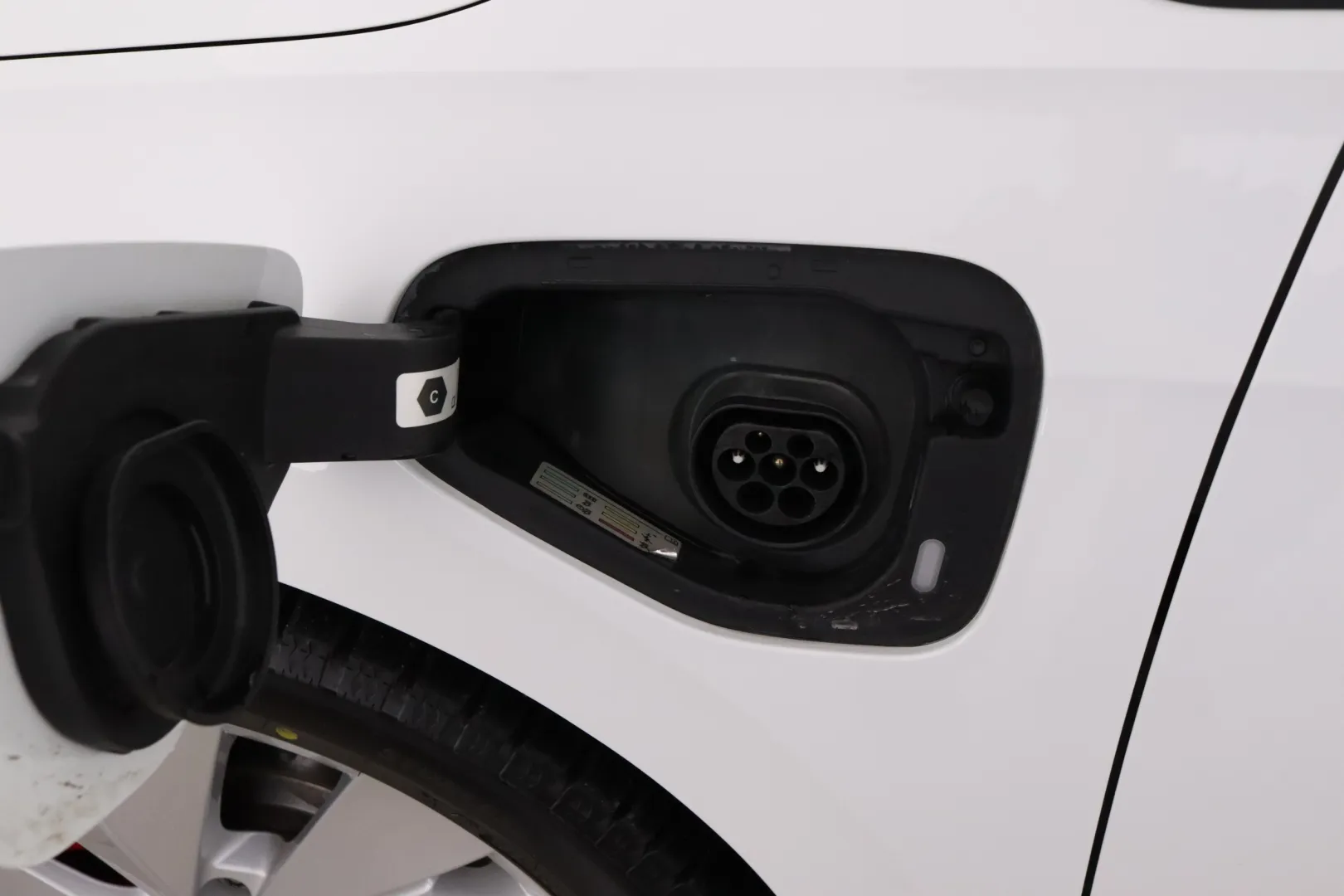 VOLKSWAGEN Golf NNU-471 carousel image