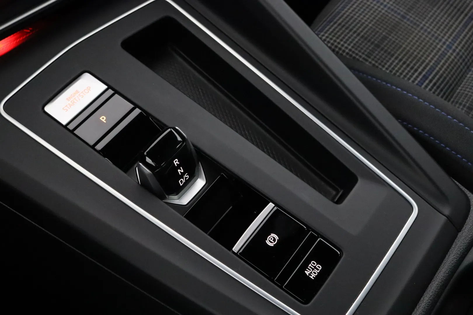 VOLKSWAGEN Golf NNU-471 carousel image