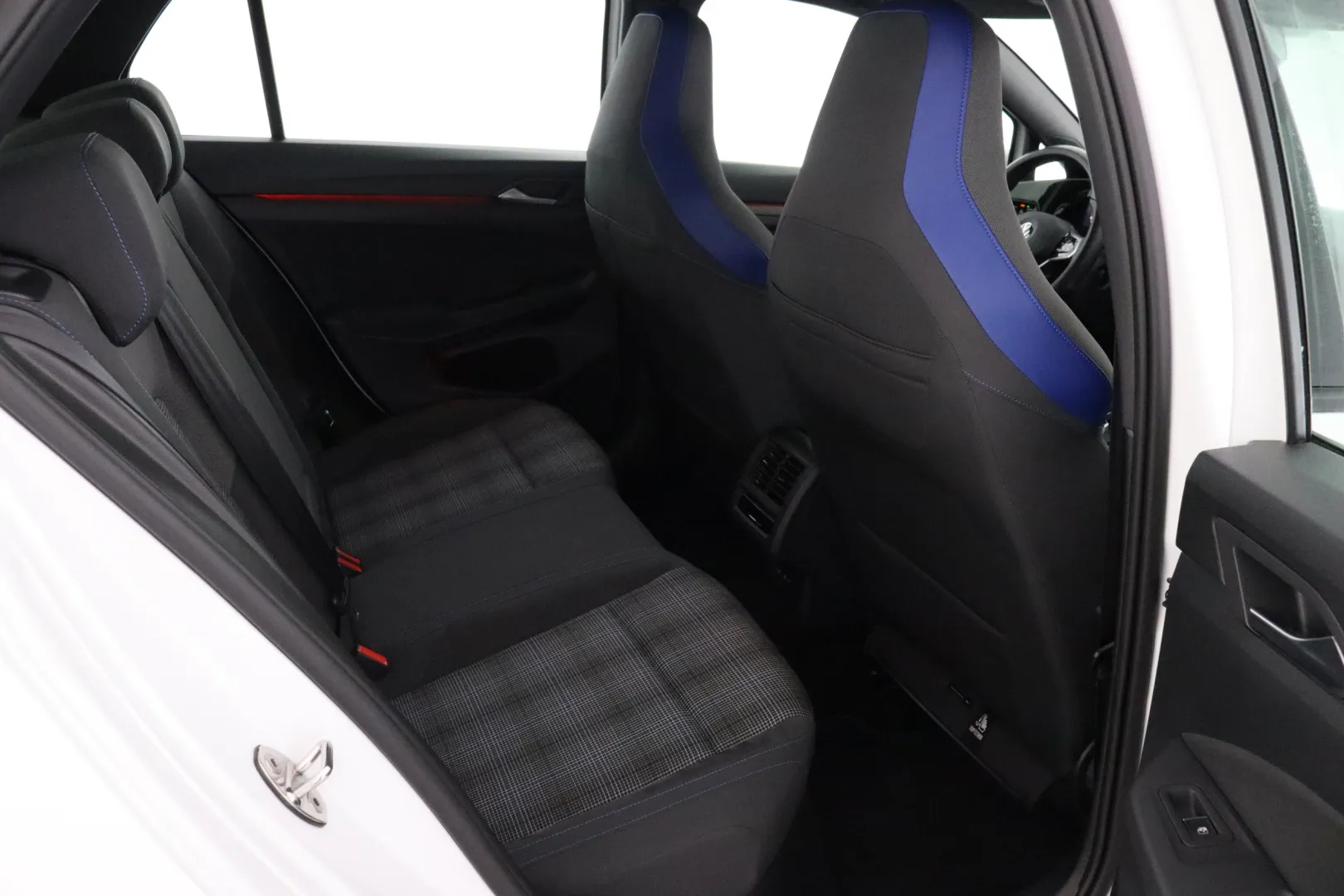 VOLKSWAGEN Golf NNU-471 carousel image