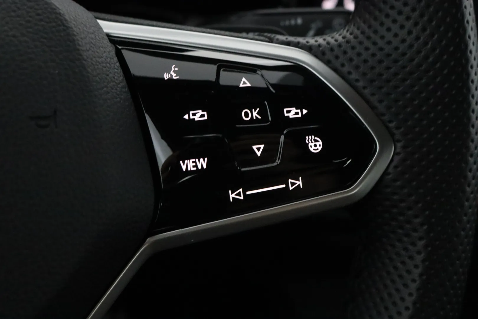 VOLKSWAGEN Golf NNU-471 carousel image