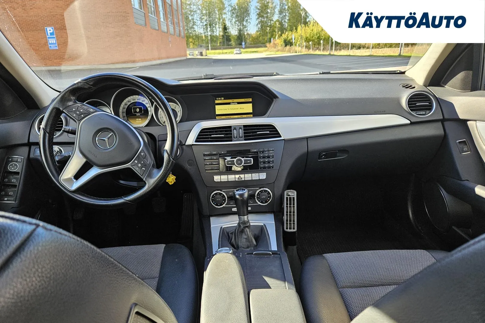 MERCEDES-BENZ C YIY-912 carousel image