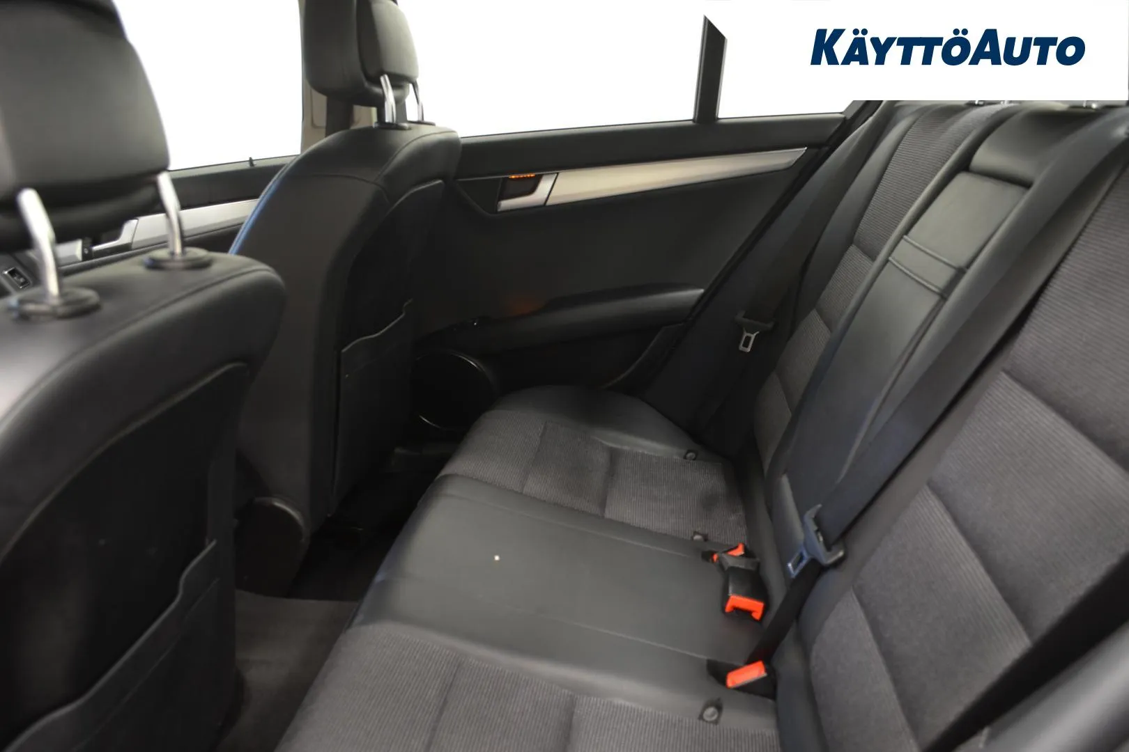 MERCEDES-BENZ C YIY-912 carousel image