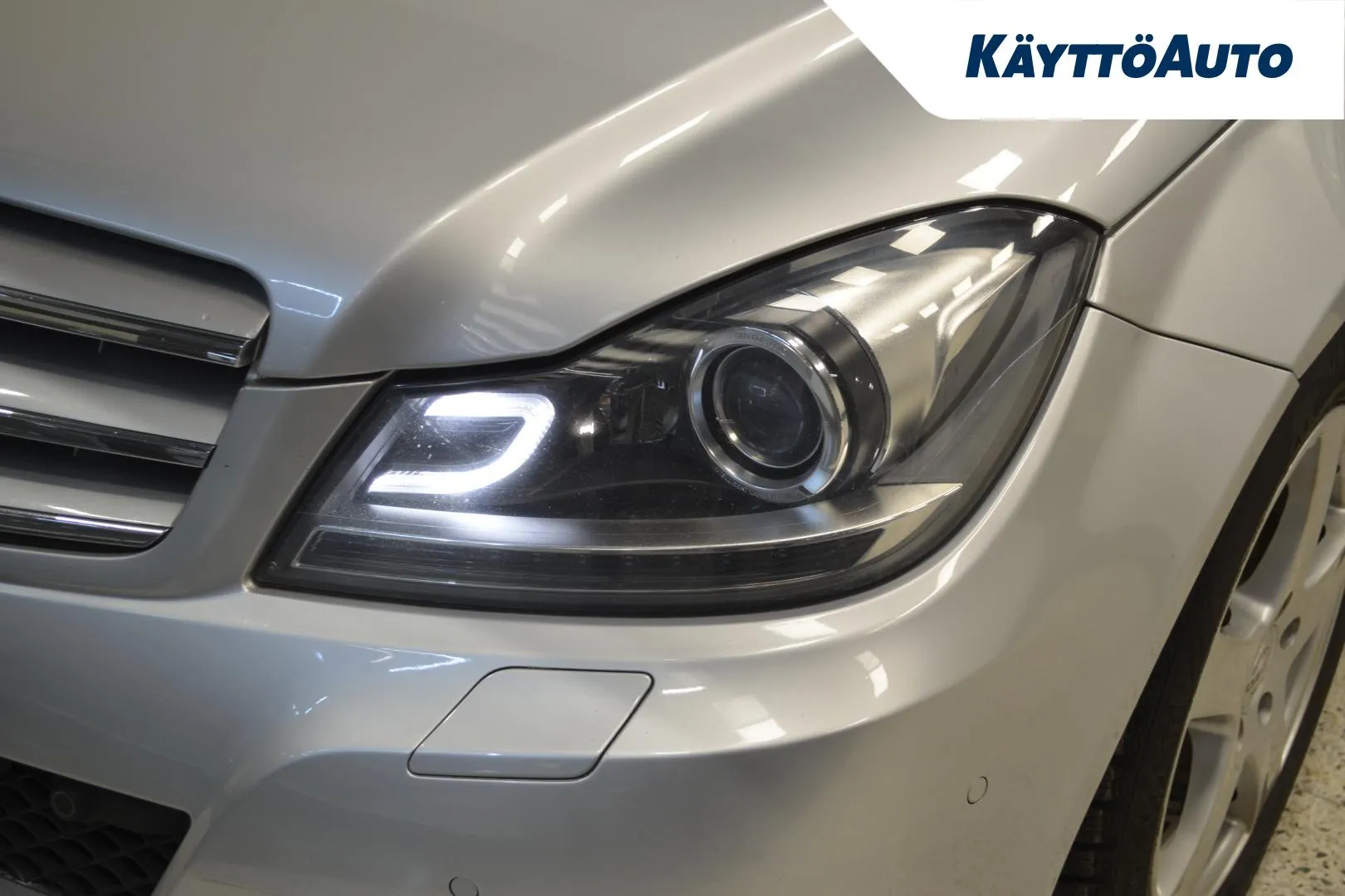 MERCEDES-BENZ C YIY-912 carousel image