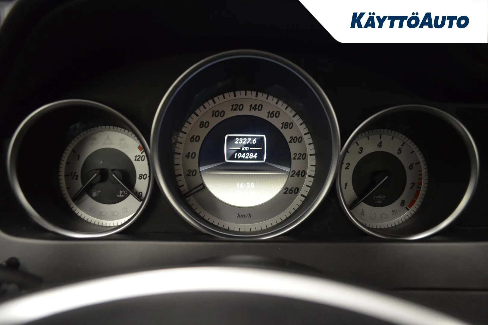 MERCEDES-BENZ C YIY-912 carousel image