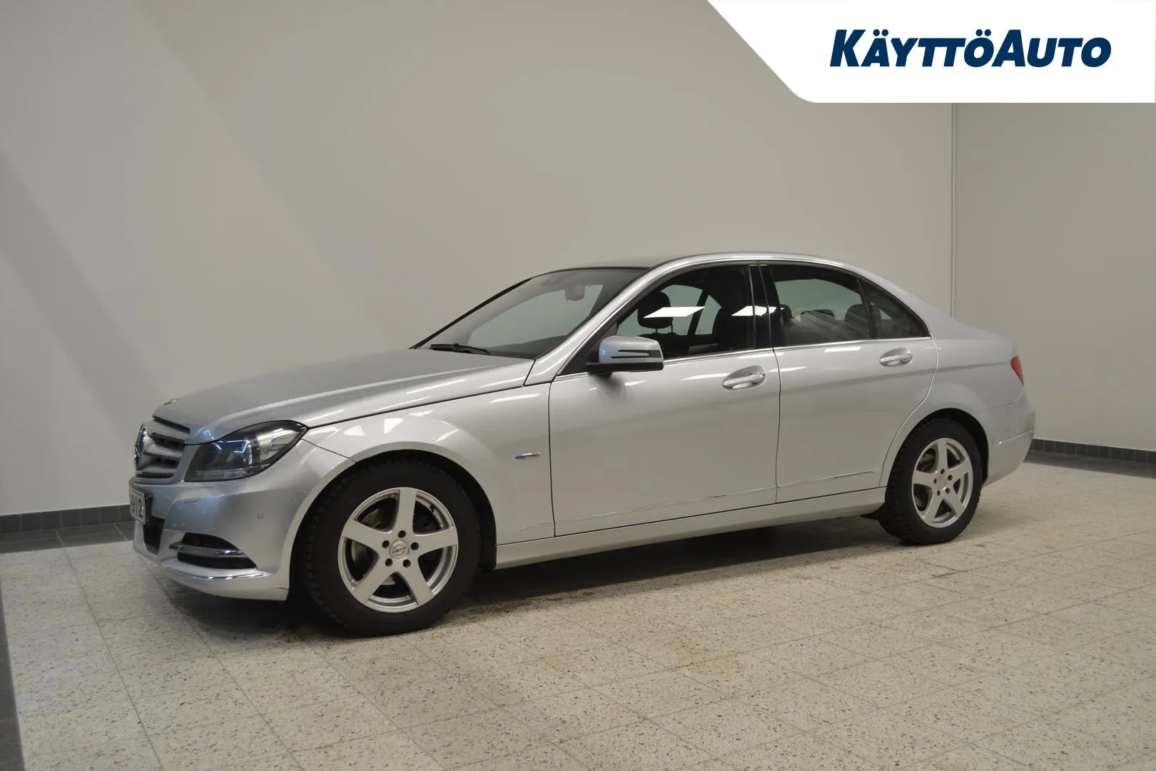 MERCEDES-BENZ C YIY-912 carousel image