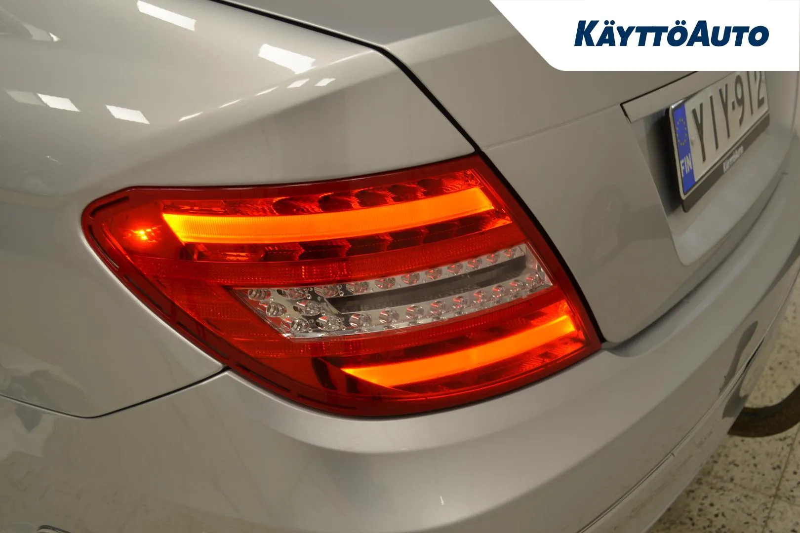 MERCEDES-BENZ C YIY-912 carousel image