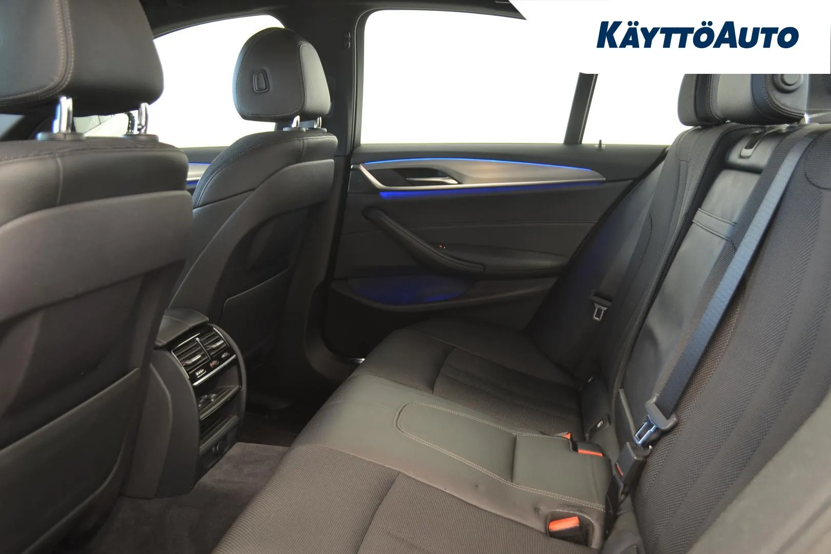 BMW 520 EOT-702 carousel image