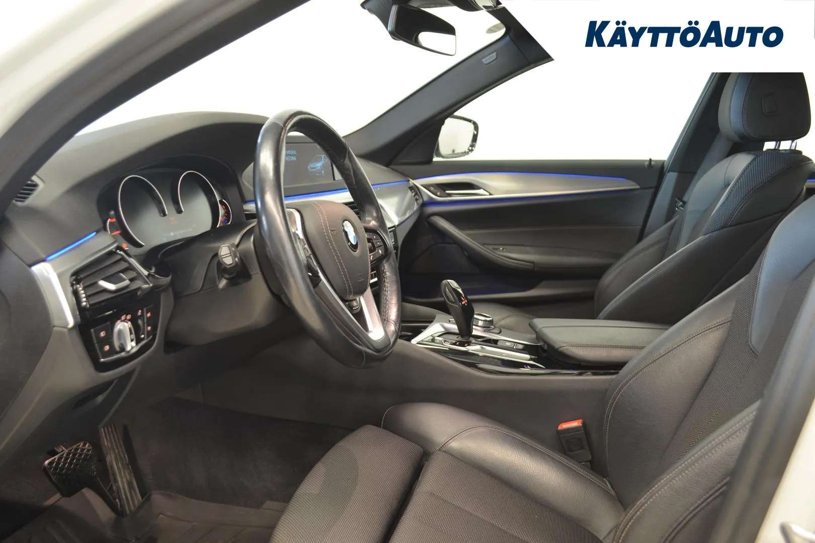 BMW 520 EOT-702 carousel image