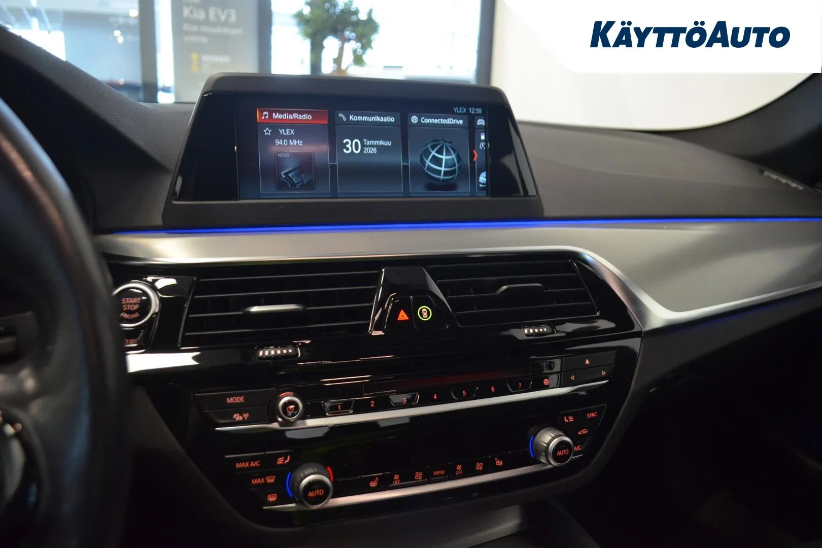 BMW 520 EOT-702 carousel image