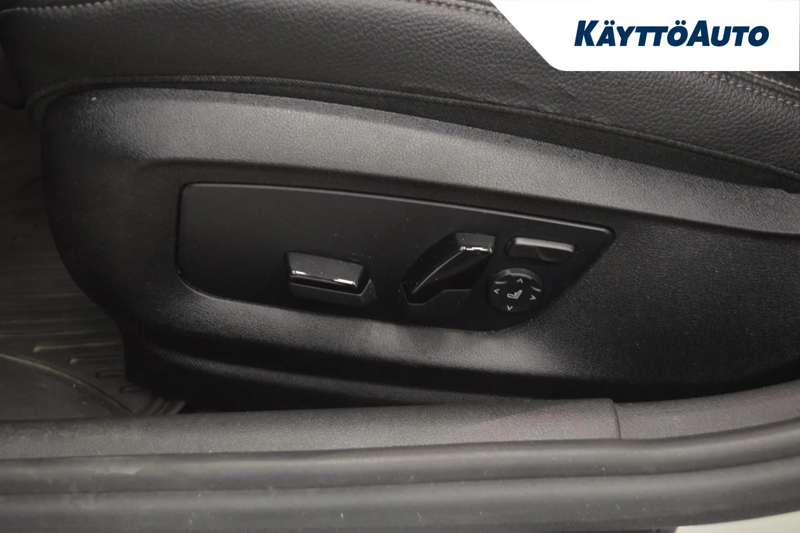 BMW 520 EOT-702 carousel image