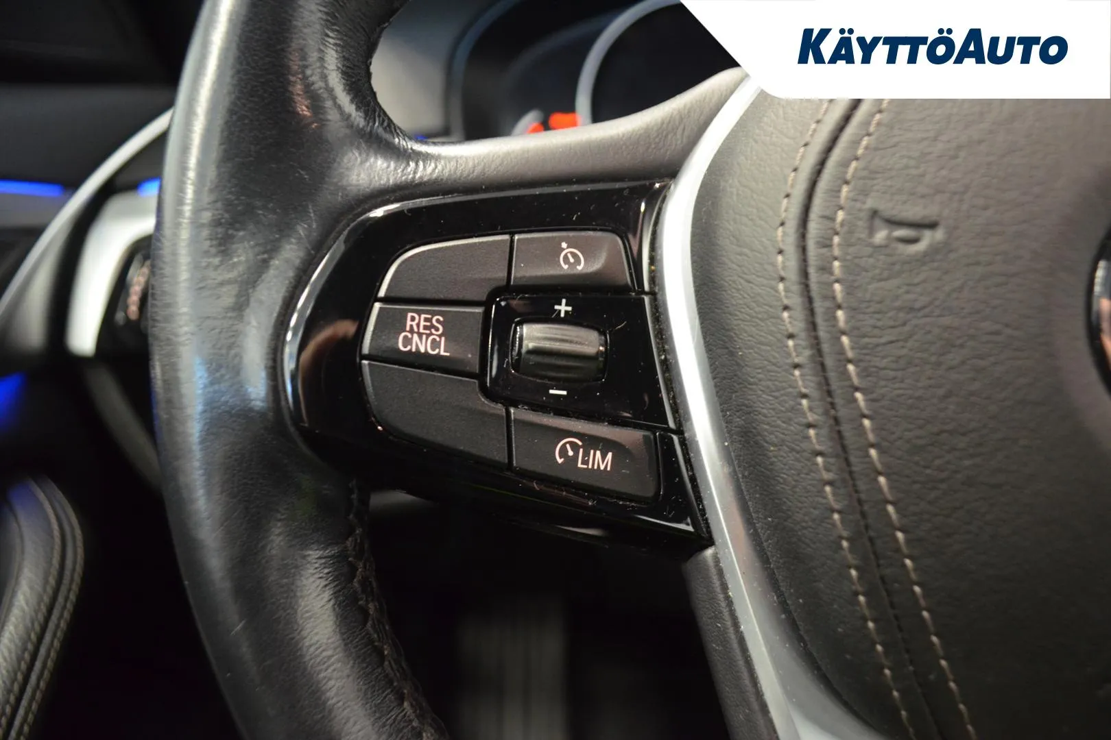 BMW 520 EOT-702 carousel image