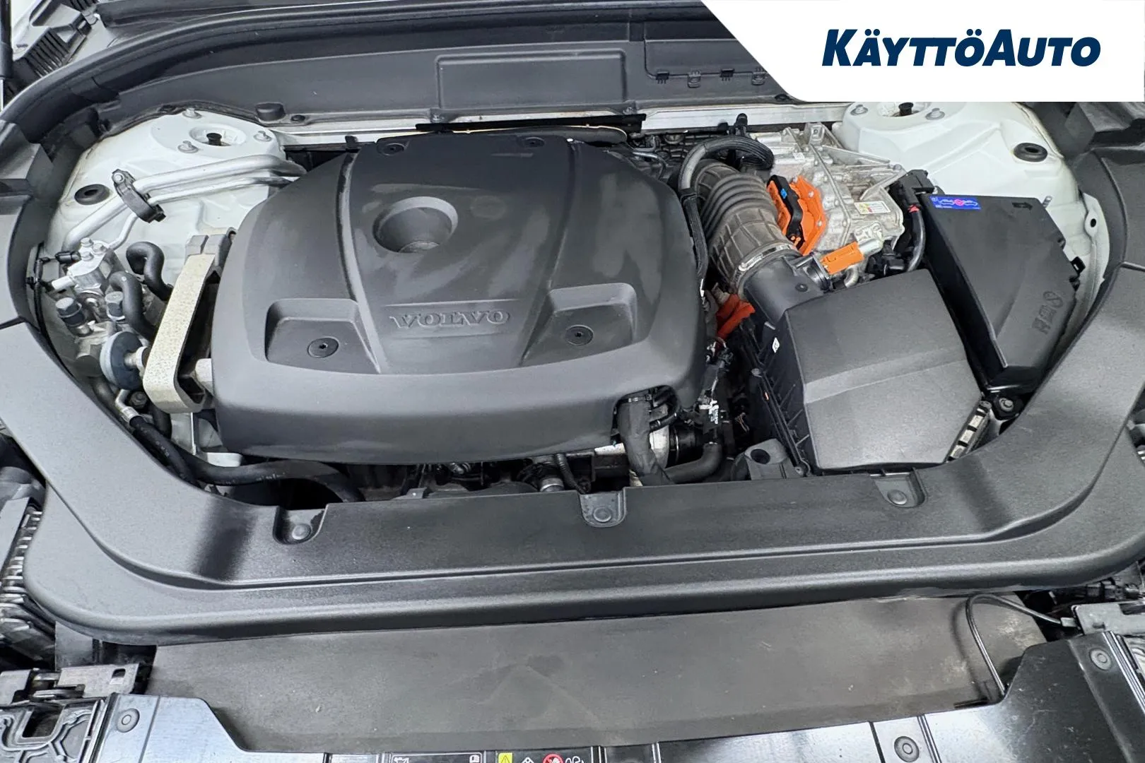 VOLVO XC60 ZNN-394 carousel image