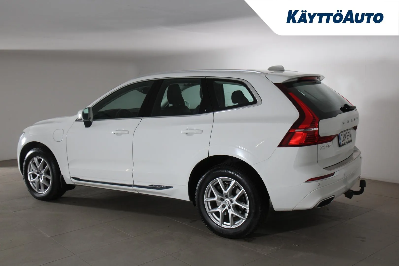 VOLVO XC60 ZNN-394 carousel image