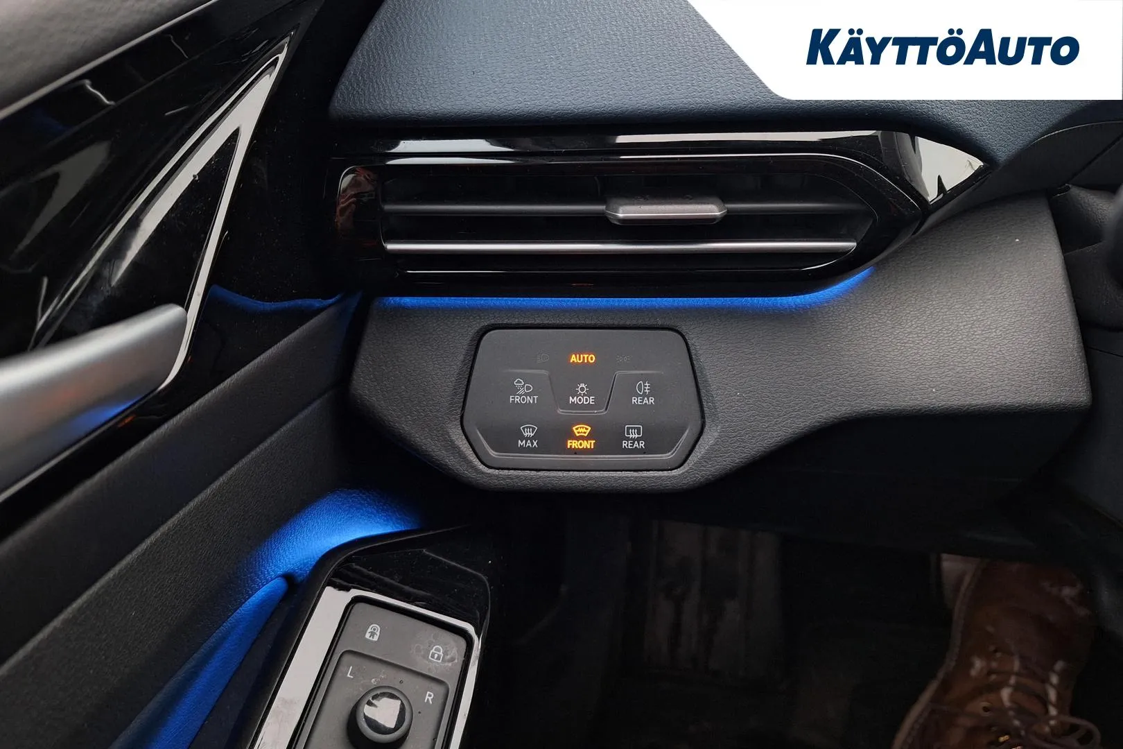 VOLKSWAGEN ID.4 FOT-570 carousel image