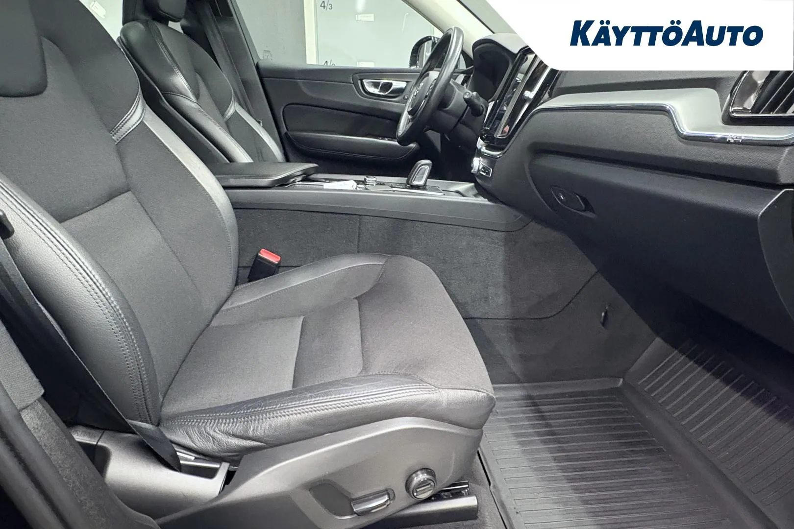 VOLVO XC60 GPT-235 carousel image