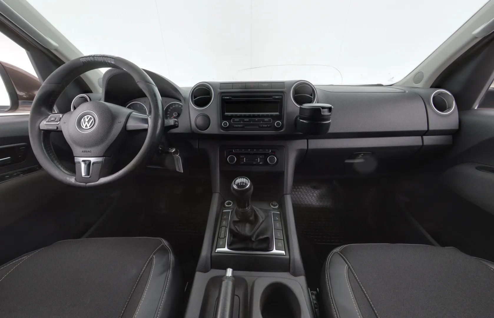 VOLKSWAGEN Amarok EVY-289 carousel image