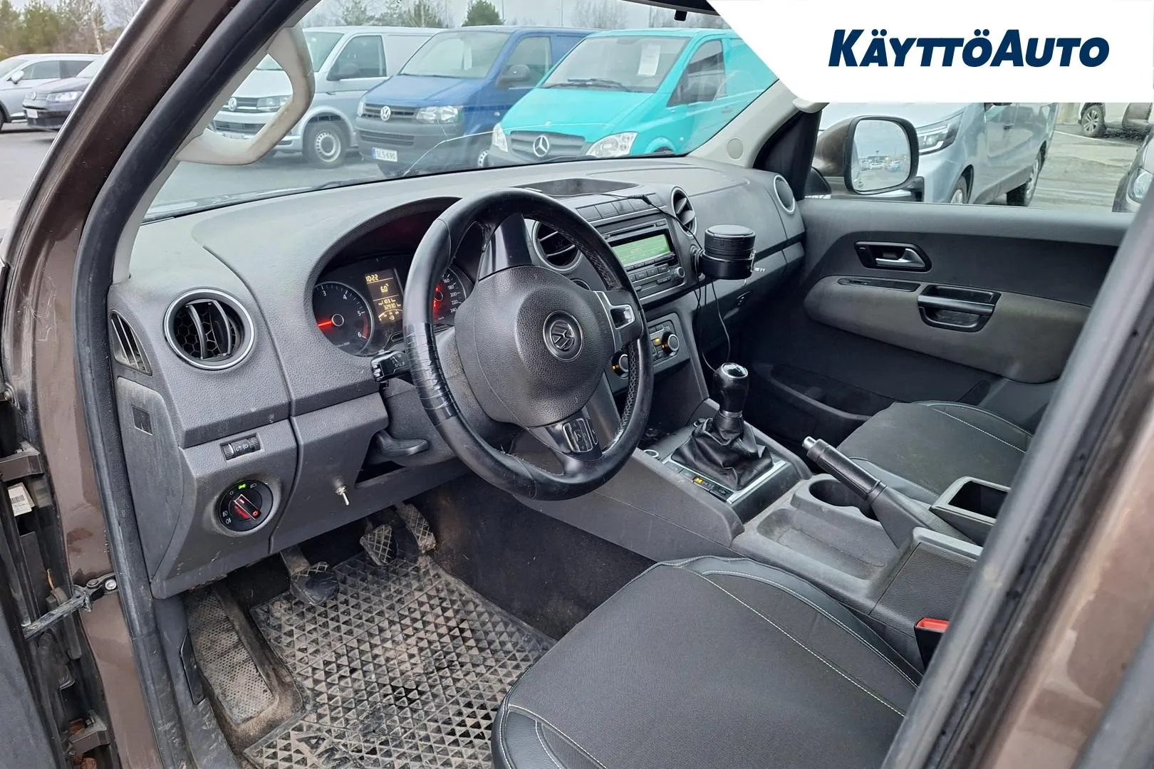 VOLKSWAGEN Amarok EVY-289 carousel image