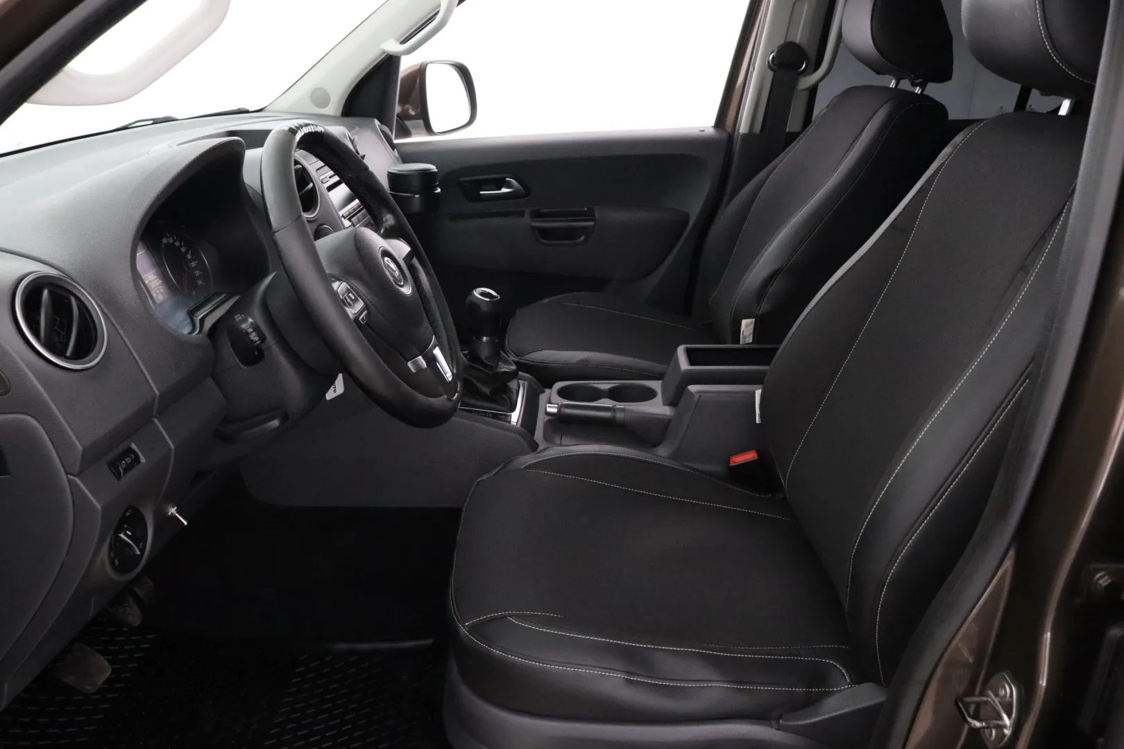 VOLKSWAGEN Amarok EVY-289 carousel image