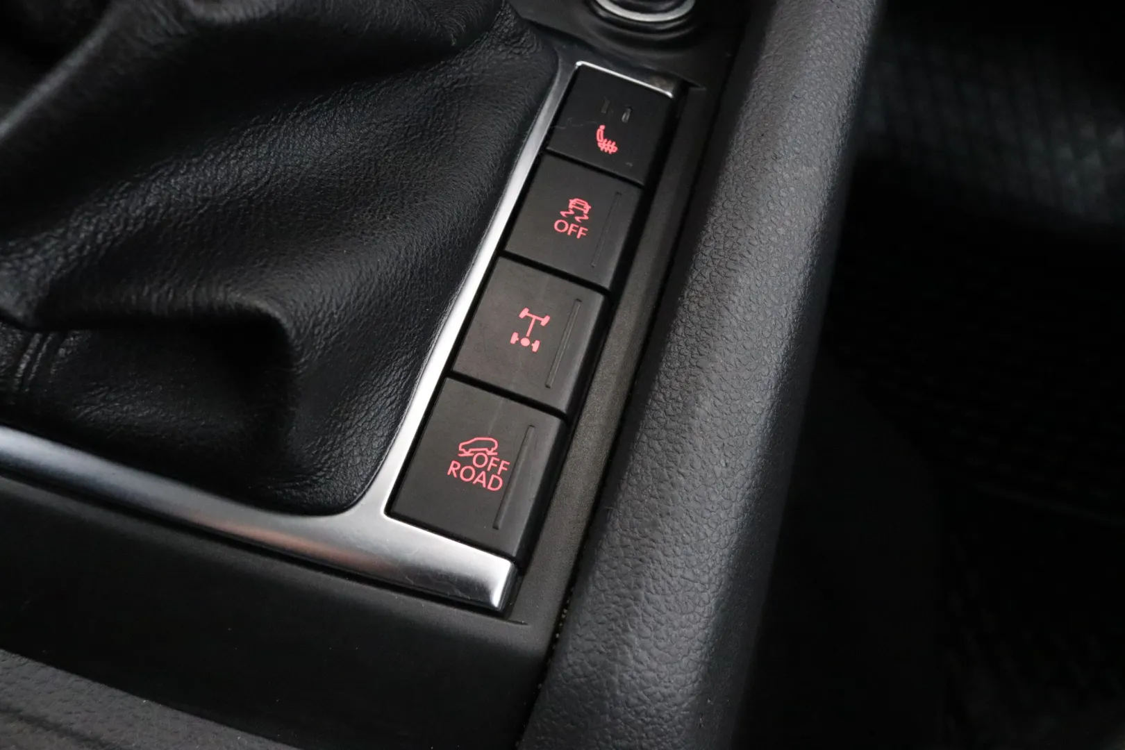 VOLKSWAGEN Amarok EVY-289 carousel image