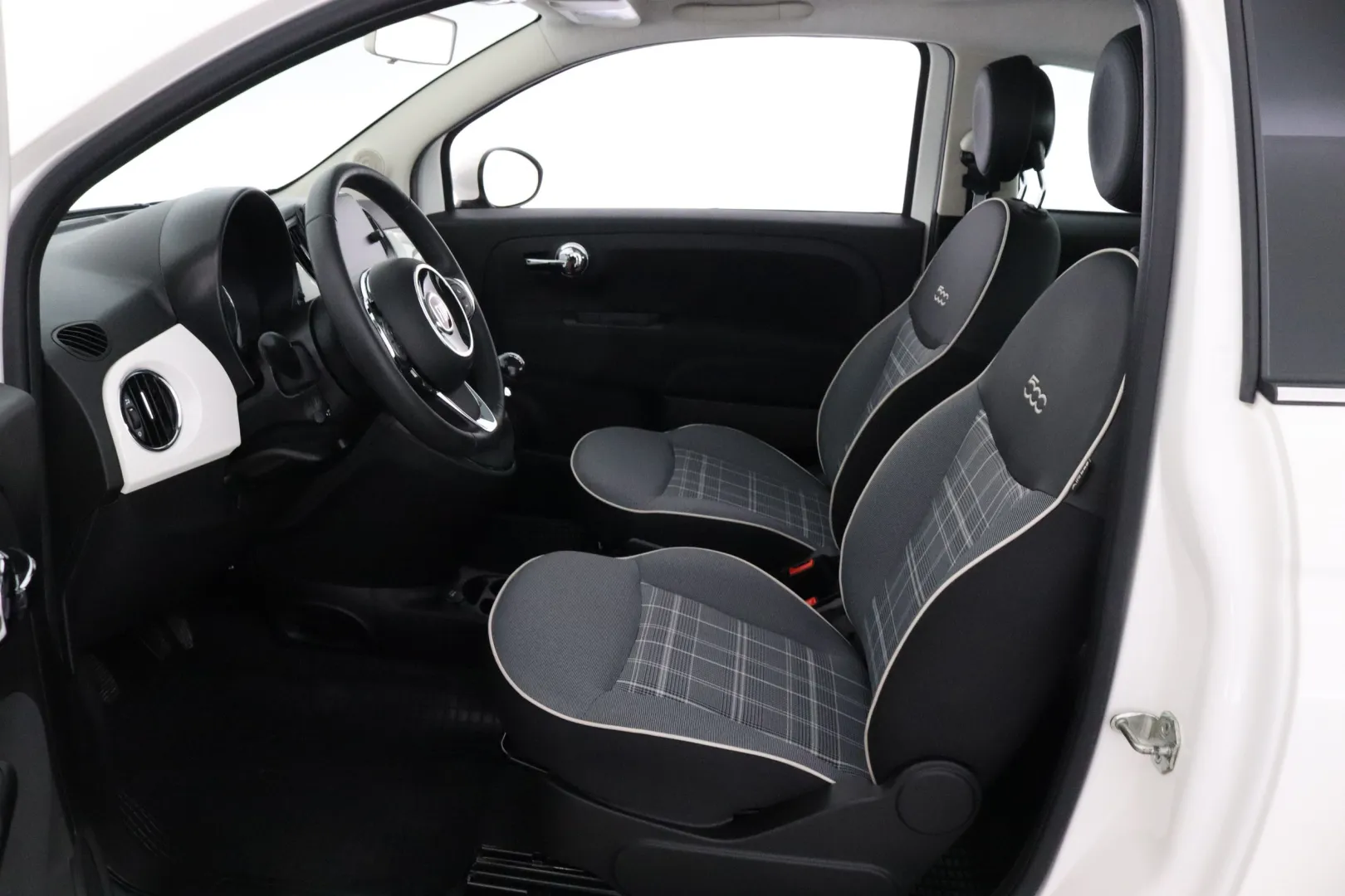 FIAT 500 YKG-157 carousel image