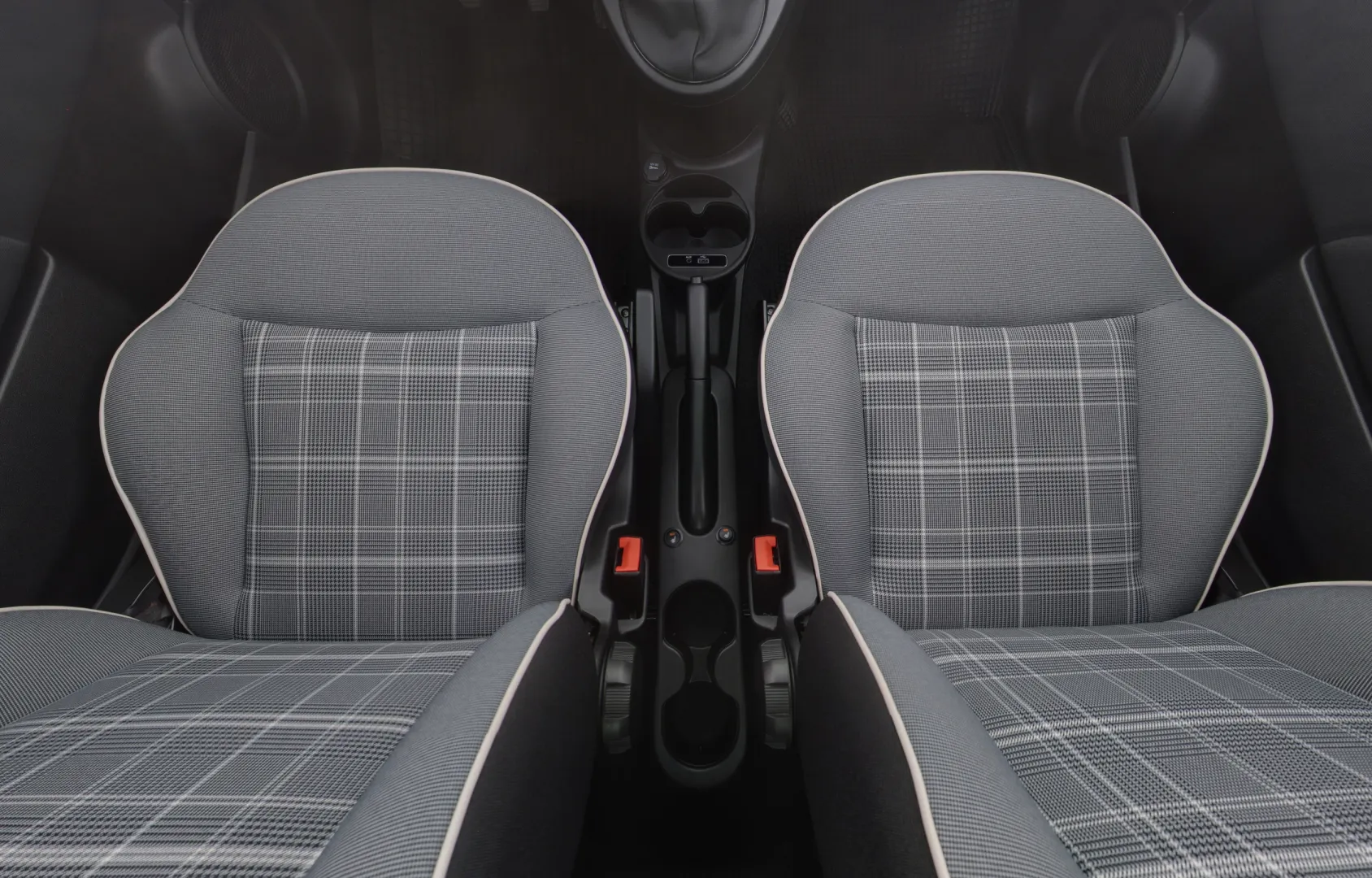 FIAT 500 YKG-157 carousel image