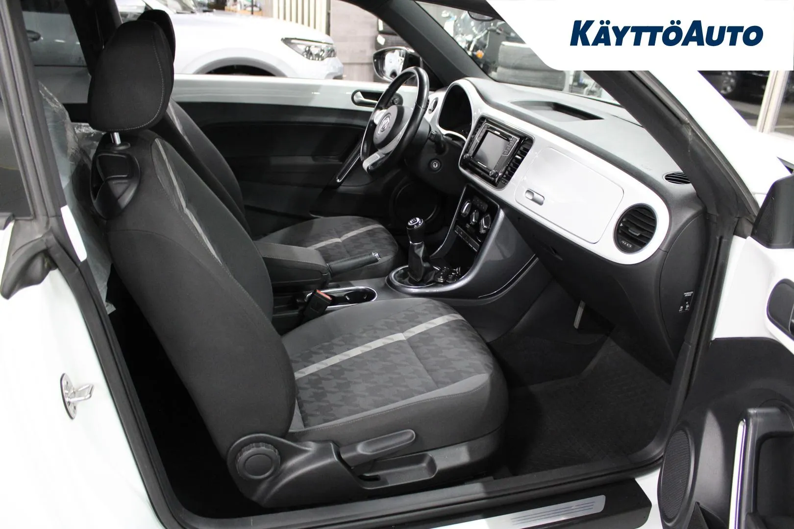 VOLKSWAGEN Beetle INN-572 carousel image